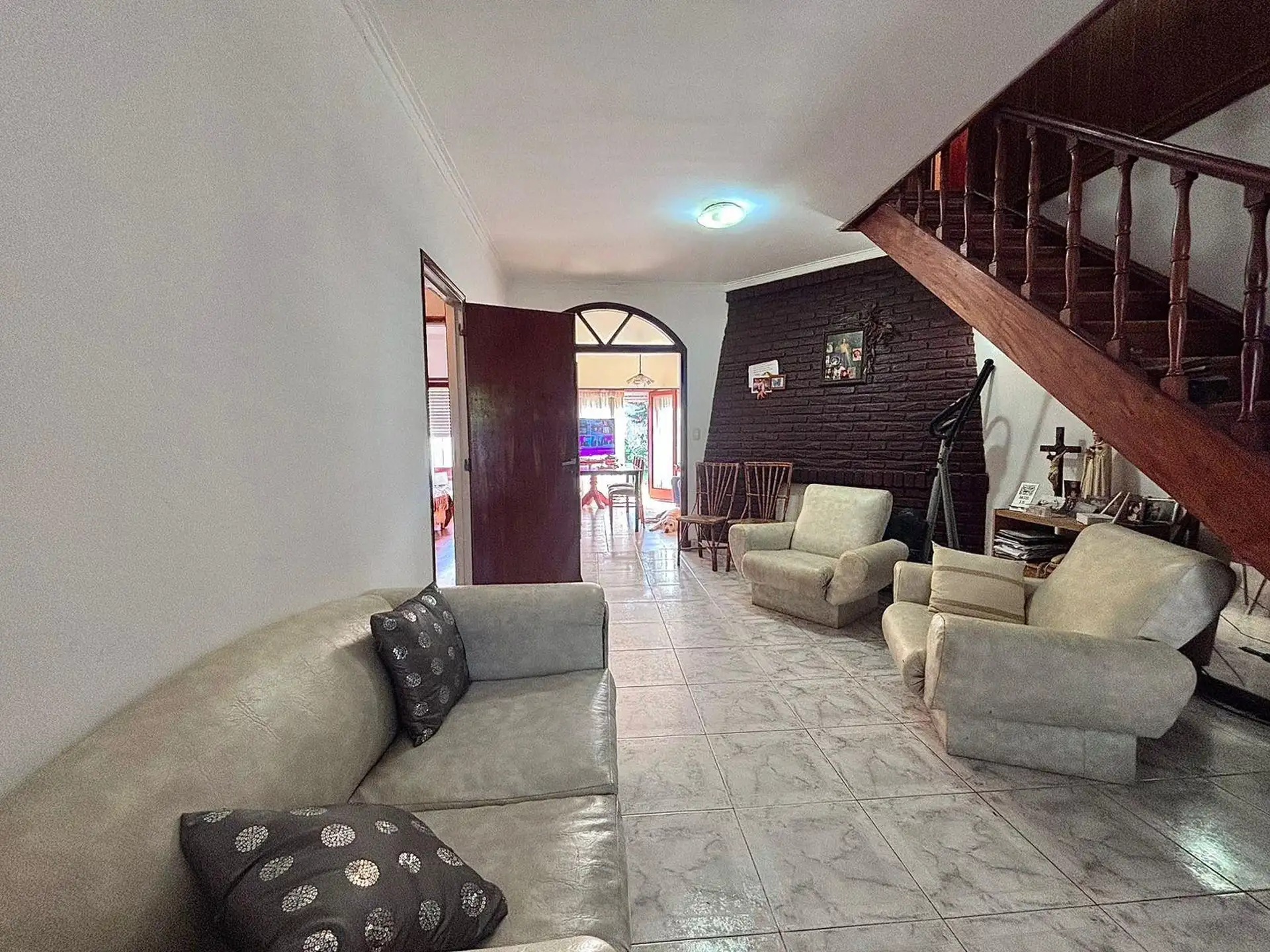 Casa en Millán y Cataluña con 4 dorm y 2 baños