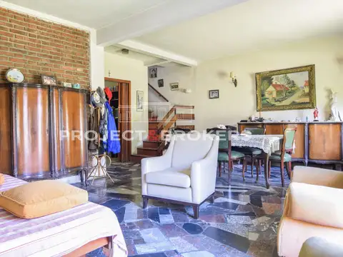 Casa a refaccionar en Castelar Norte