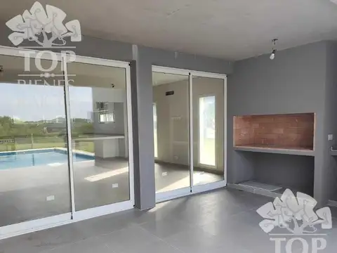 Casa en Venta en Barrio Cerrado Costa Esmeralda, USD 239.000