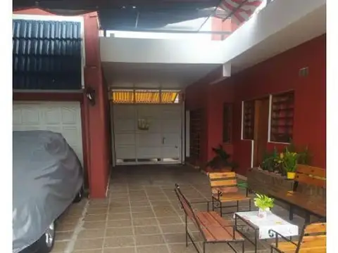 VENTA 2 CASAS JUNTAS FLORIDA RIO. PISCINA. 3 DORMITORIOS. EXCELENTE ESTADO! Aceptaría Departame...
