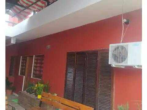 Casa 7 ambientes con 4 baños