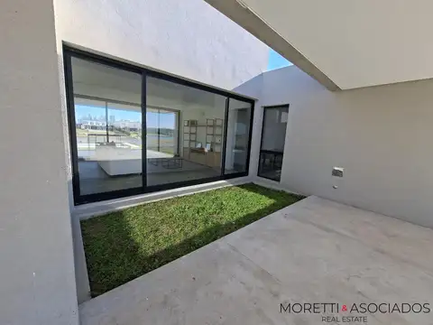 Casa en Venta al Oeste