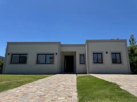 VENTA DE CASA EN HARAS SANTA MARIA