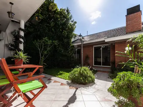 HERMOSO CHALET DE 5 AMB. EN LANUSITA