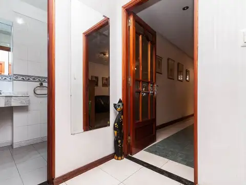 HERMOSO CHALET DE 5 AMB. EN LANUSITA