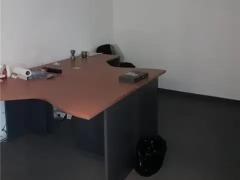 Oficina 3 ambientes con 2 baños