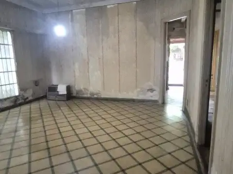 Casa 4 ambientes con 1 baño