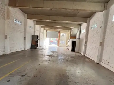 Galpon en Venta 35  mts Fondo