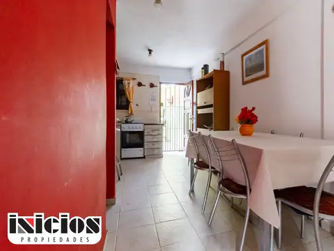 Casa 3 ambientes con 2 baños