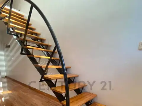 Juana Azurduy 3000, Piso 0