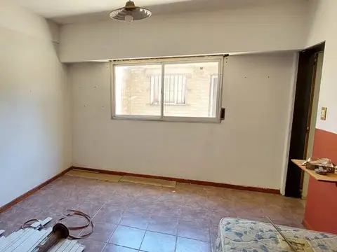 Casa 7 ambientes con 2 baños