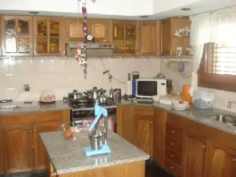 Casa 4 ambientes con 4 baños