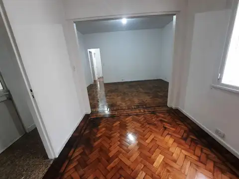 AMPLIO PISO - APTO PROFESIONAL EN EXCELENTE ZONA