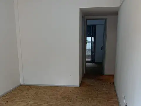 Hipólito Yrigoyen al 2500