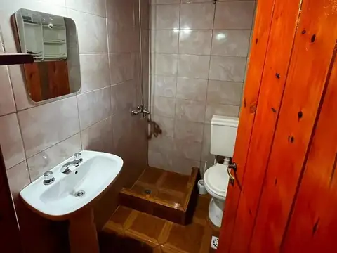 Casa 2 ambientes con 1 baño