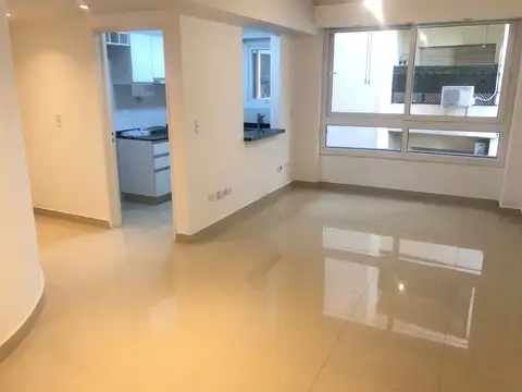EXCELENTE SEMIPISO DE CATEGORIA 3 AMBIENTES CON COCHERA FIJA - 2 BAÑOS - AMENITIES