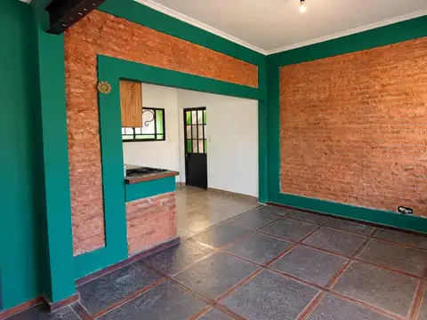 CASA EN VENTA LUIS GUILLON 2 AMB. APTA CREDITO