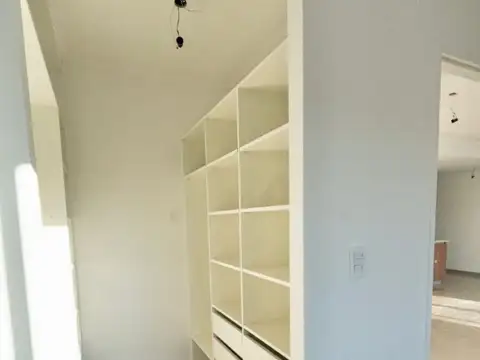 VENTA DE DEPARTAMENTO 2 AMBIENTES (FRENTE PLANTA BAJA)