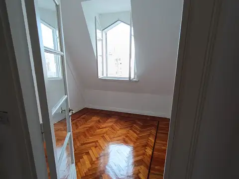 MUY LUMINOSO- LAVADERO- CERCANIA SUBTES- COCINA COMEDOR