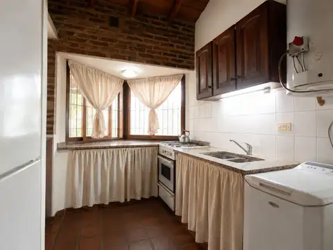 Casa 4 ambientes con 2 baños