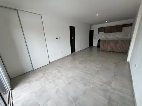DPTO EN VENTA MONOAMBIENTE CON BALCON LANUS OESTE