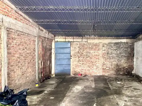 VENTA CASA COSTANERA CON JARDÍN