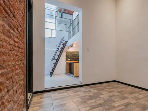 Depto Tipo Casa en Venta 100 años