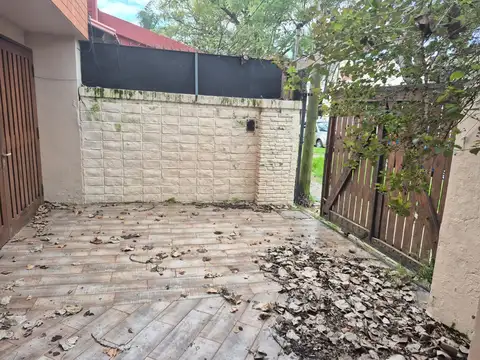 Casa en Alquiler con 1 cochera