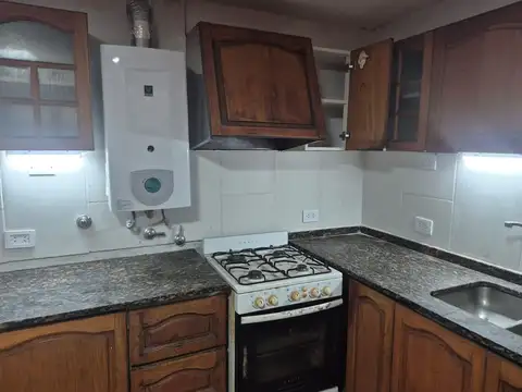 Casa en Alquiler en Alberdi, $ 900.000