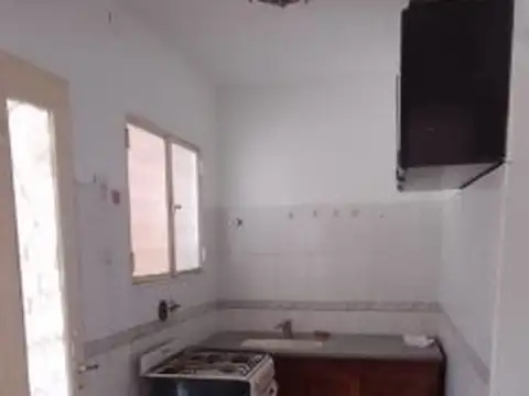 Casa 2 ambientes con 1 baño