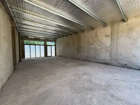 Castelli 150 esq. Becerra