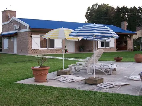 Venta Casa 2 dormitorios, pileta, lote de 2900 m2, Parque Sakura, Vigil al 200,Exaltación de la Cruz
