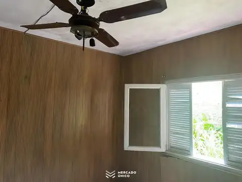 En venta Casa Interna, a pocos metros de avenida principal Fdo. Zuviria