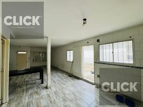 Casa 7 ambientes con 2 baños