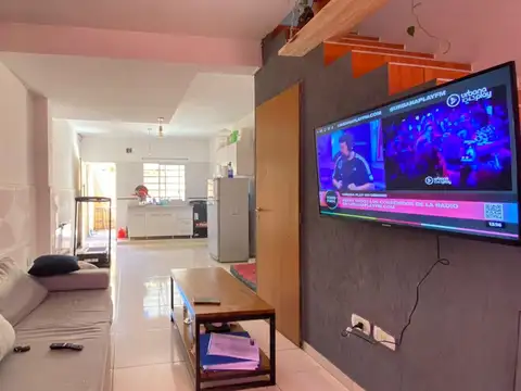 Depto Tipo Casa 3 ambientes con 2 baños