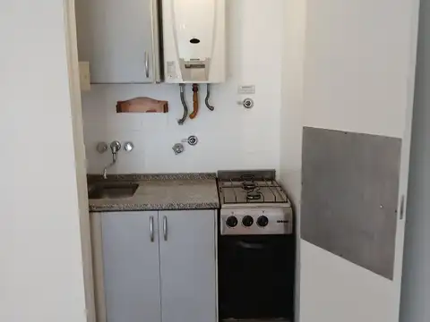 Monoambiente luminoso con... todo cerca! en pleno Caballito