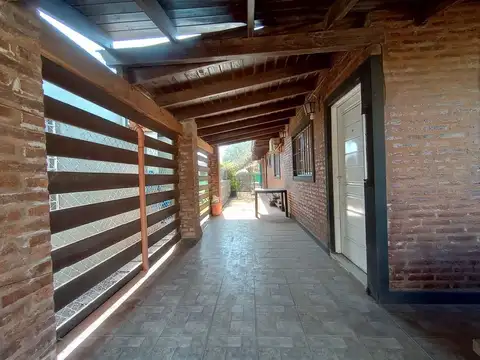 Casa 5 ambientes con 3 baños