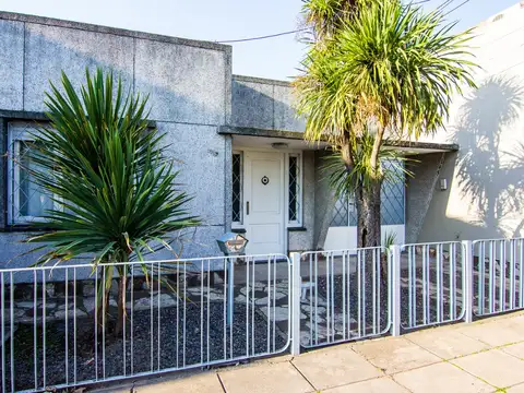 Depto Tipo Casa en Venta en Haedo Norte, USD 85.000