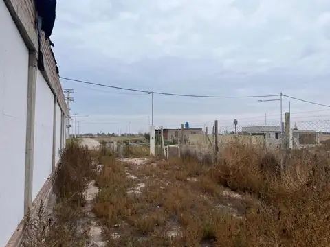 VENTA TERRENO CON CASA EN CONSTRUCCION RIVADAVIA
