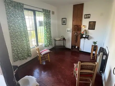 Casa 5 ambientes con 1 baño