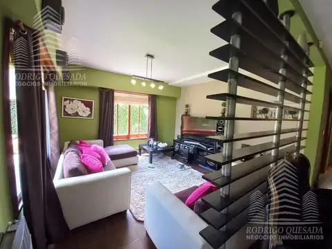 Casa en Venta con 3 cocheras