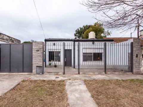 Casa 3 amb lote propio con 2 cocheras y parque