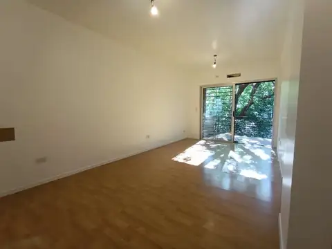 Departamento en Alquiler en Parque Centenario, $ 890.000