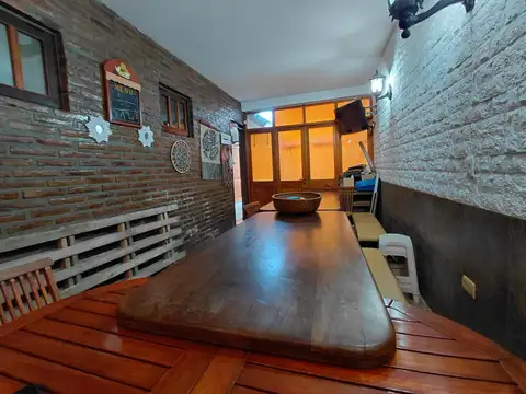 Casa 6 ambientes con 3 baños