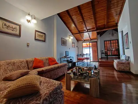 Venta casa de 3 dormitorios en España y Hospitales