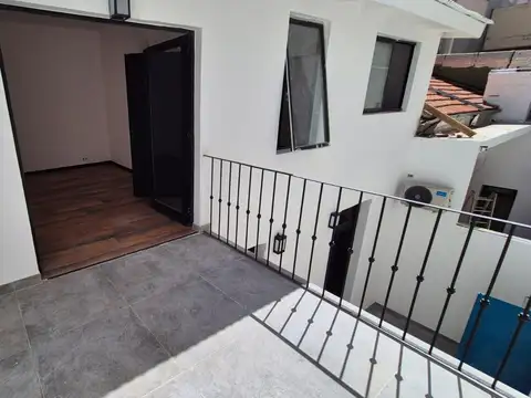 Depto Tipo Casa en Venta 80 años