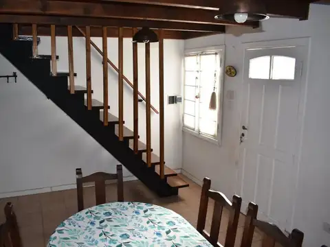 Depto Tipo Casa 5 ambientes con 2 baños