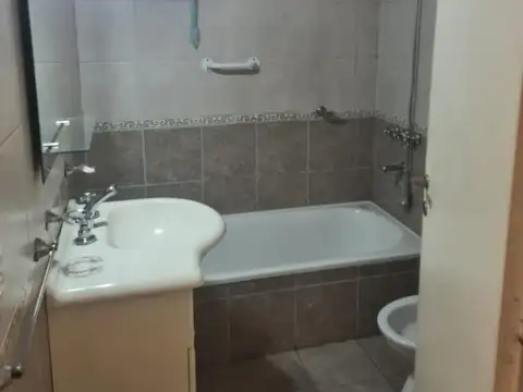 Departamento en Alquiler con 1 cocheras