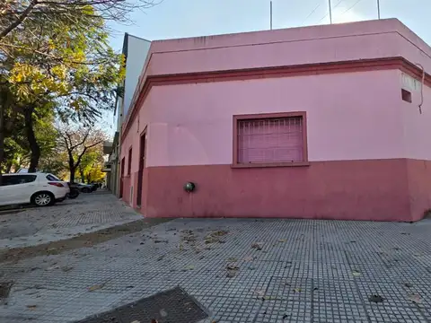 Venta Casa 5/6 ambientes Villa Ortuzar A RECICLAR