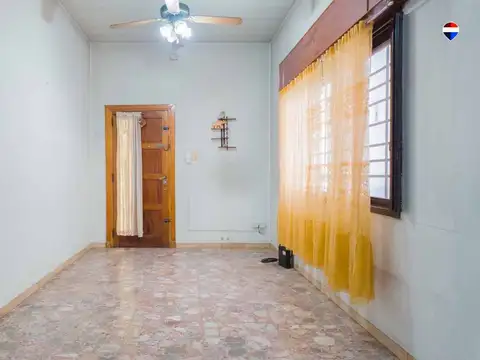 VENTA CASA 3 AMBIENTES EN QUILMES OESTE CON PATIO
